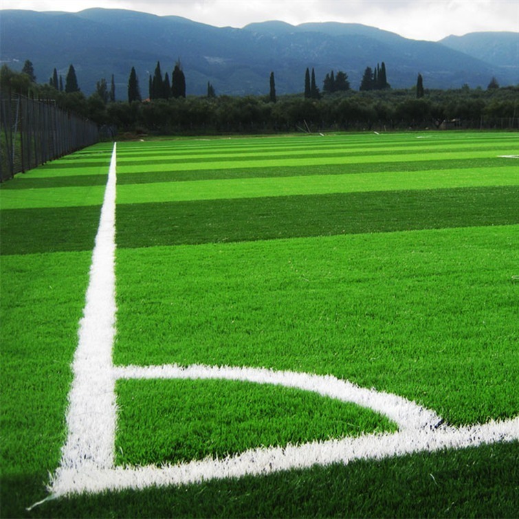 如何鉴别人造草坪质量的好与坏？